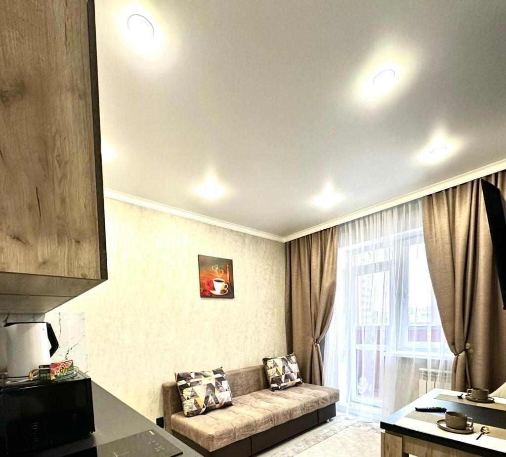 Apartamento Жк Панель Центр Karagandy Exterior foto